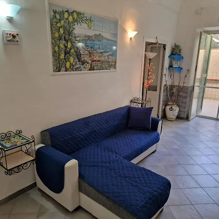 Parthenope's House شقة *